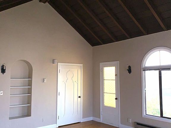 4th image of 882 Cleveland St APT 32
