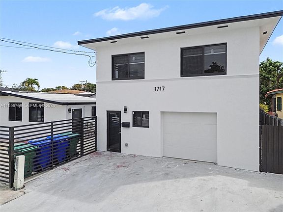 3rd image of 2490 SW 17th St