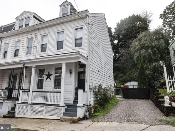 1229 W Norwegian St, Pottsville, PA 17901
