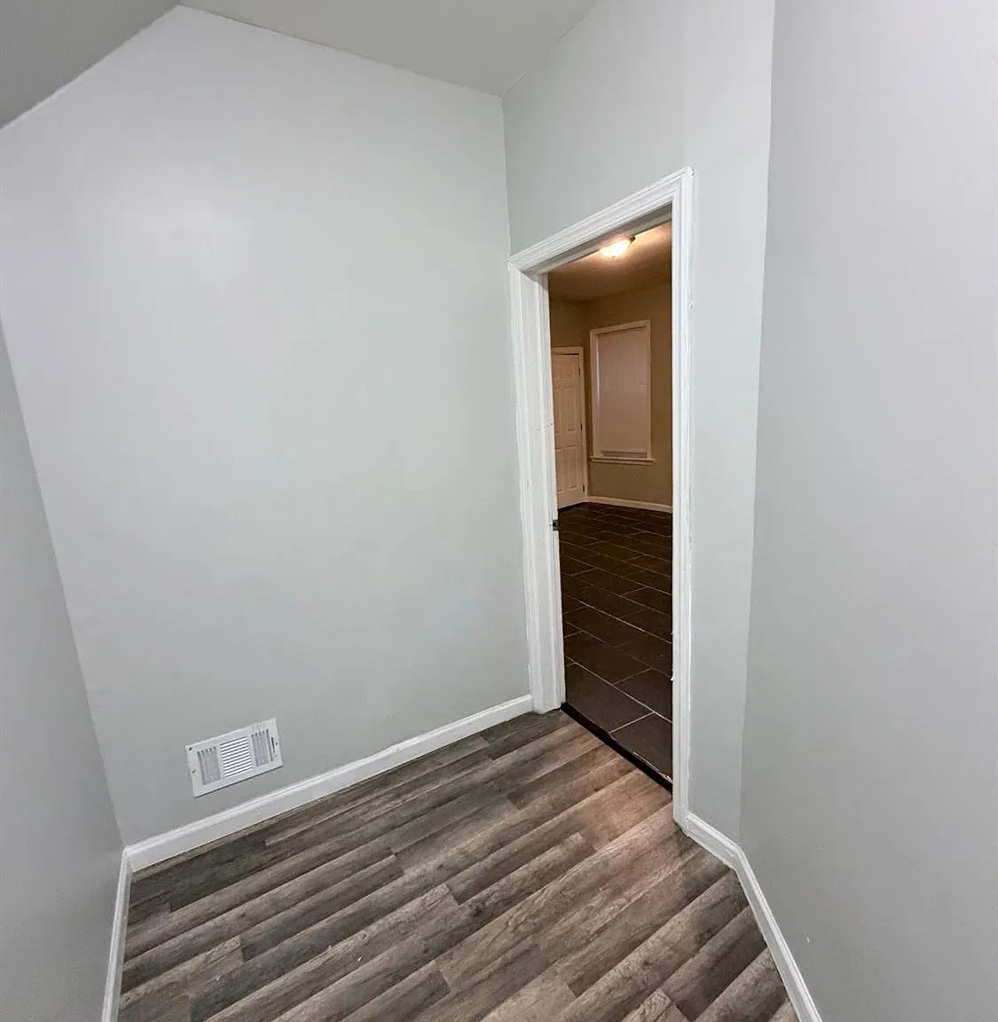 260 Amherst St — Photo 4