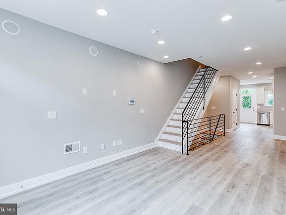 2nd image of 1743 Annin St