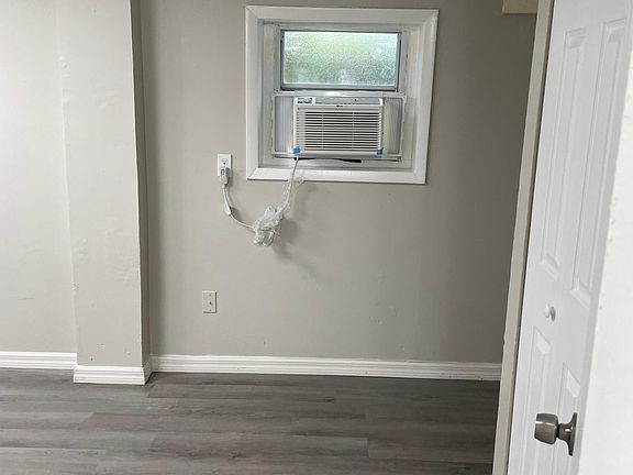5th image of 614 Tanglewood St #4
