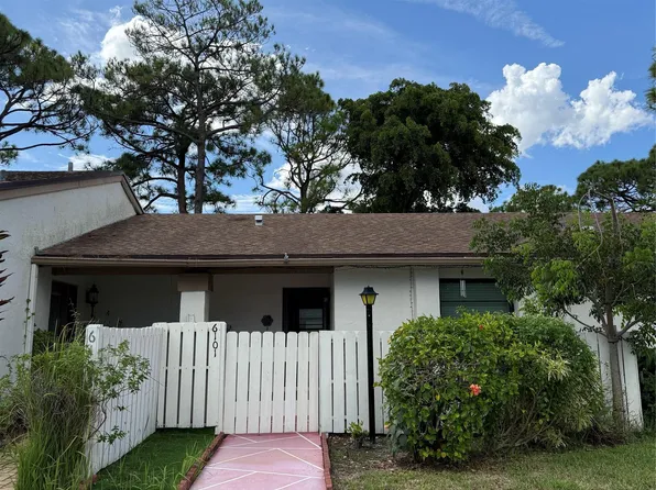 6101 Woodlake Blvd, Greenacres, FL 33463