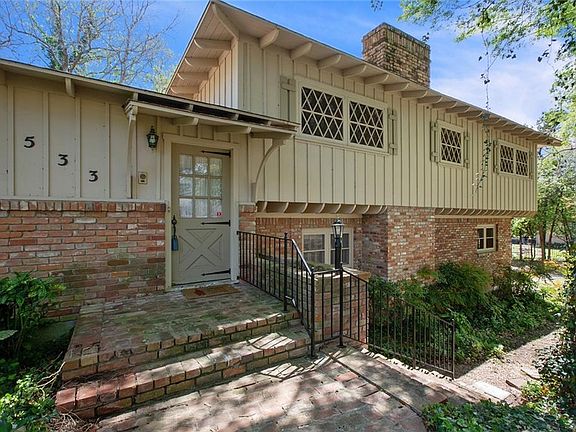 4th image of 1533 Royal Oaks Dr