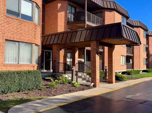 6401 Clarendon Hills Rd APT 308, Willowbrook, IL 60527