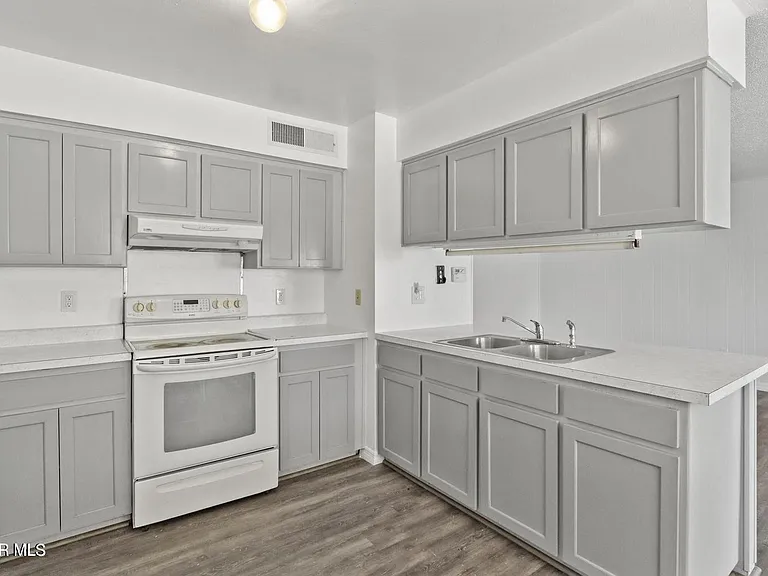 10222 Dunbarton Dr — Photo 6