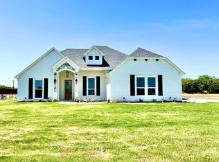 2033 Sunset Ridge Dr, Weatherford, TX 76087