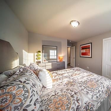 4th image of 34700 Aqua Ln