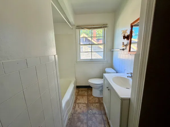 5886 State Road 2, Cleveland, OH 44134