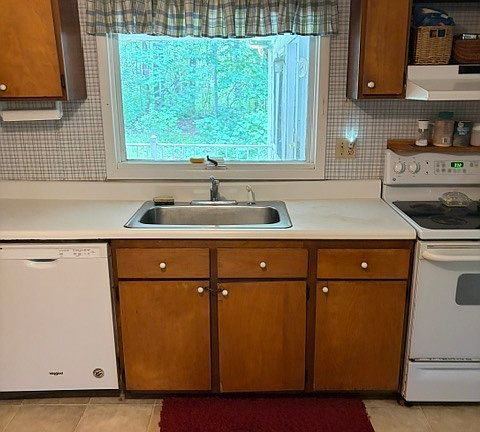 4th image of 27 Pine Ridge Drive
