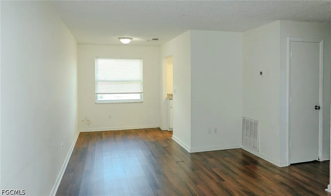 4331 Glenwood Ave — Photo 4