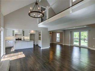 9316 Alden St, Lenexa, KS 66215
