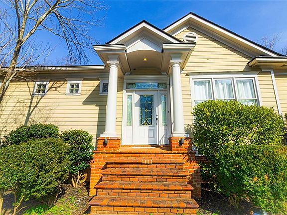 3rd image of 721 Smithstone Rd SE