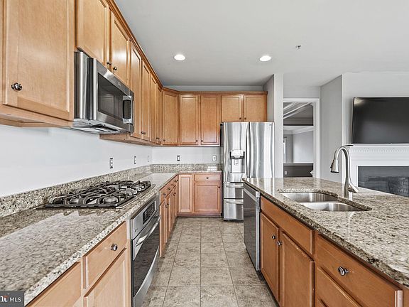 3rd image of 2359 Brookmoor Ln