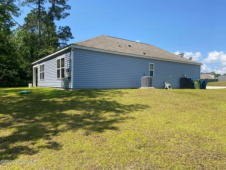 413 High Ridge Ct — Photo 6