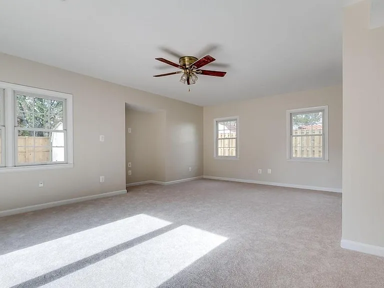 12856 Fantasia Dr — Photo 10