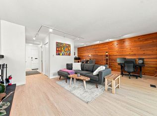 877 Old Lillooet Rd, North Vancouver, BC V7J2H6