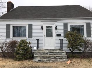 35 4th Ave, Warwick, RI 02888