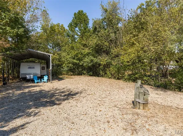 9055 Beach Dr, French Village, MO 63036