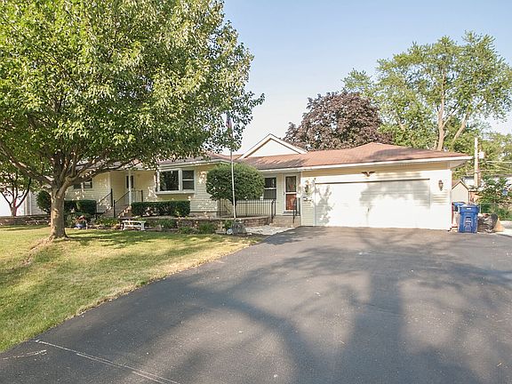 2nd image of 11421 S Normandy Ave