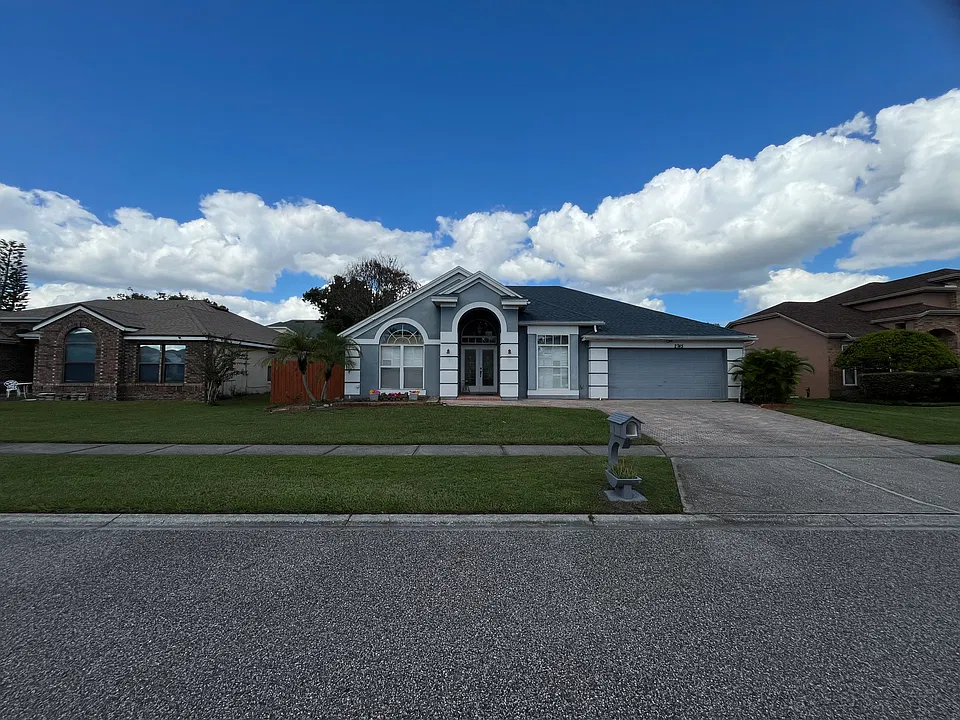 2745 Smithfield Dr