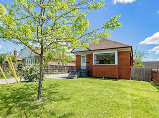 101 Whitley Ave, Toronto, ON M3K1A1