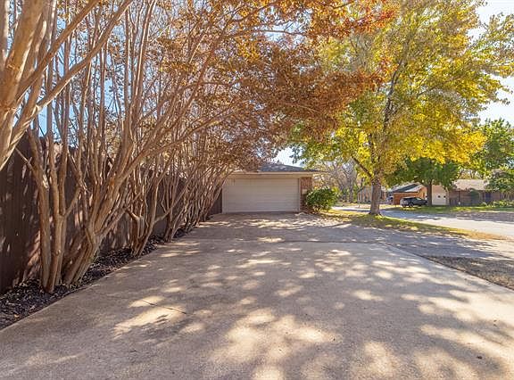 3rd image of 1107 Woodmount Ct