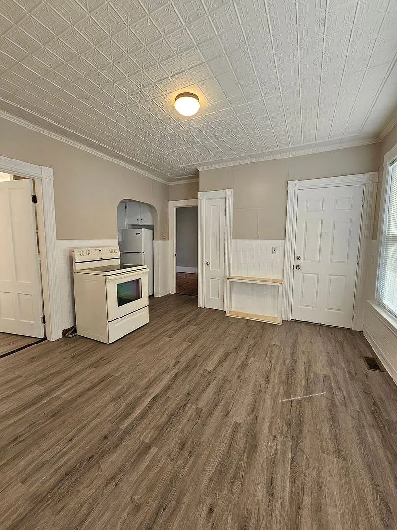 41 Hevey St — Photo 1