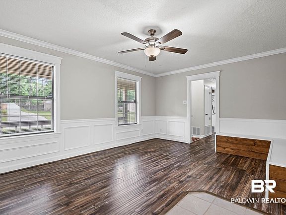4th image of 8731 Dutch Valley Ct