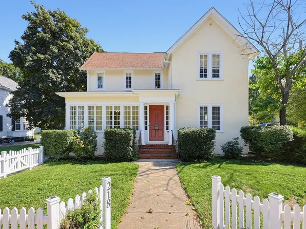 218 County St, Attleboro, MA 02703