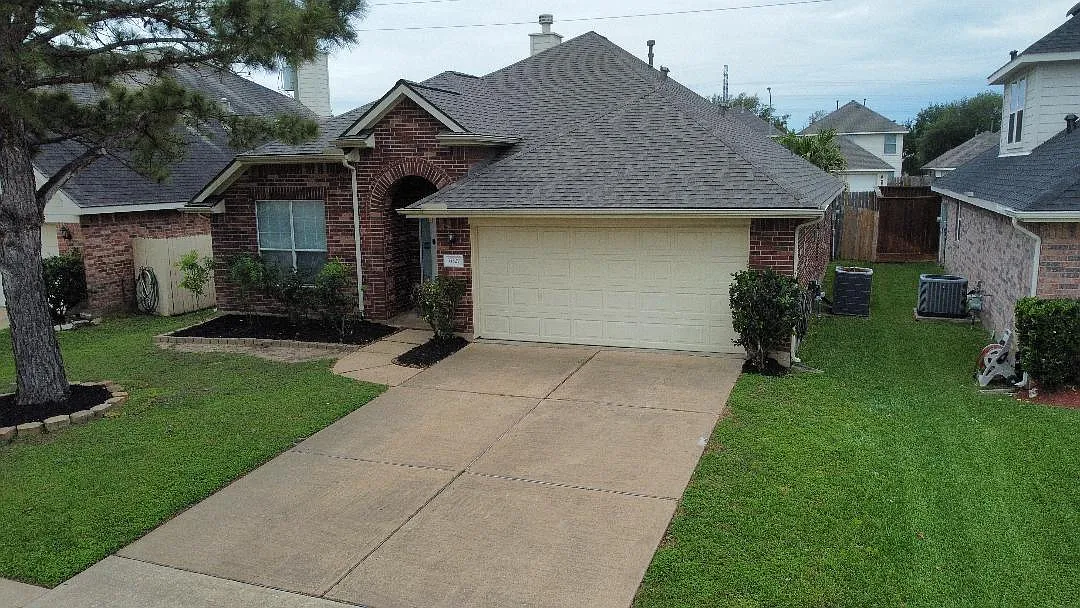 3 bed, 1855 sqft, $1,800 — Photo 2