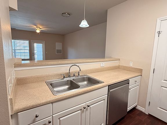 3rd image of 1450 Villa Capri Cir APT 308