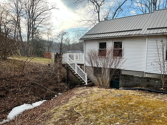 4th image of 48 Incubator Hollow Rd