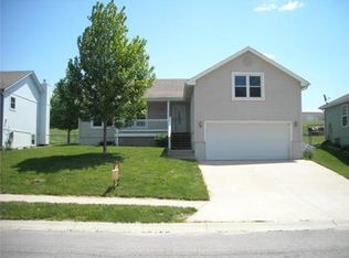 405 N Tepee Dr, Independence, MO 64056