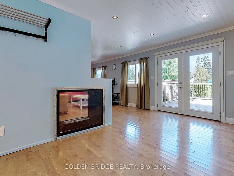 196 S Channel Dr — Photo 3