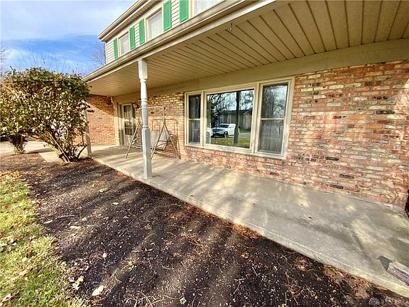 3rd image of 746 Gardenwood Dr