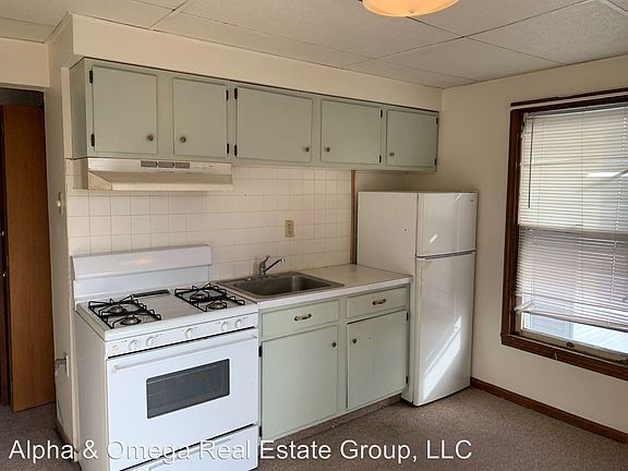3rd image of 259 Marion Ave APT 4