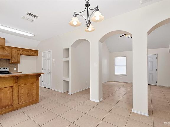 4th image of 1803 S Standard Ave