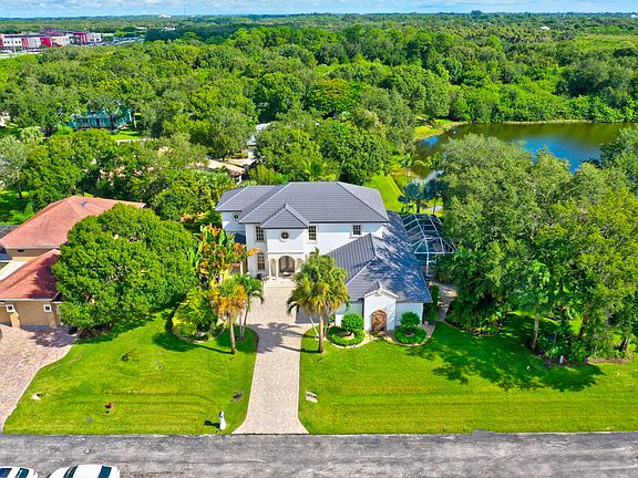 4th image of 2304 Winding Creek Lane