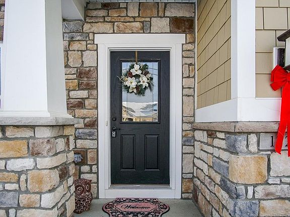 3rd image of 1729 Holly Brook Ct