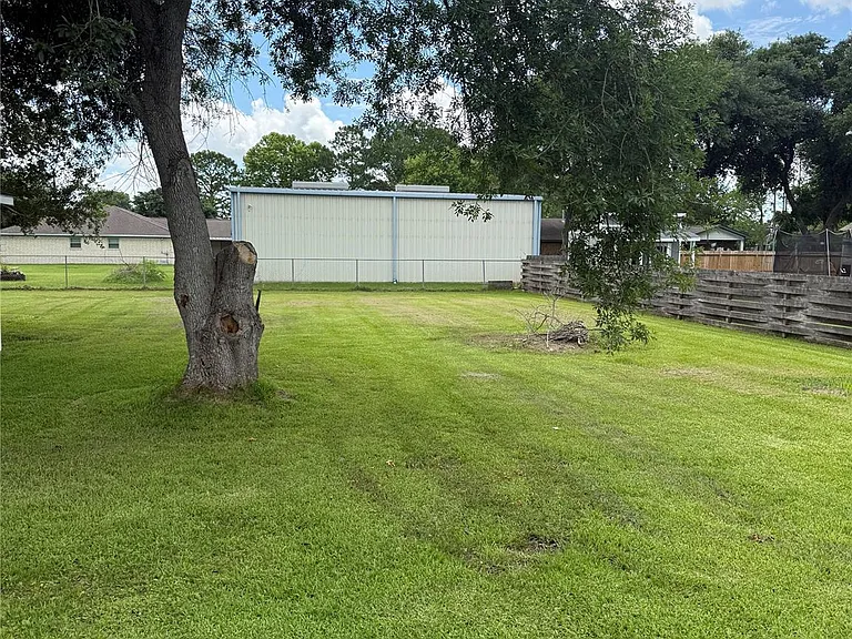 8926 Courtney Dr — Photo 18