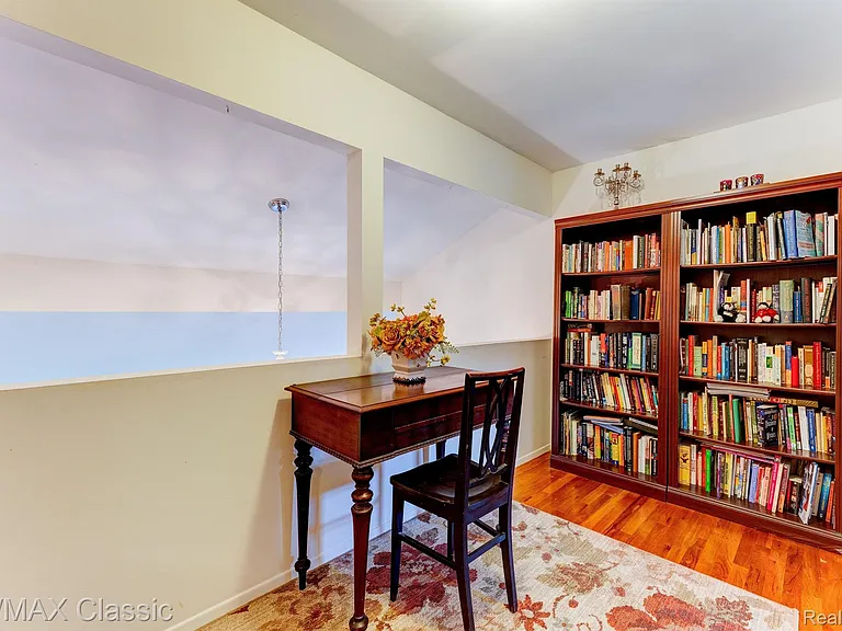 24323 Pinecrest St — Photo 21