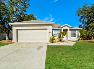 413 Bluff Pass Dr, Eustis, FL 32726