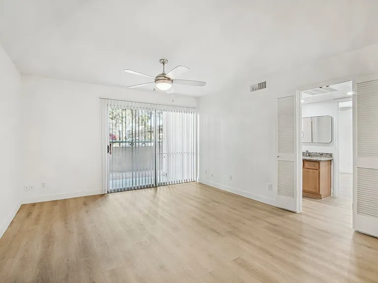 The Viridian Apartments — Photo 7