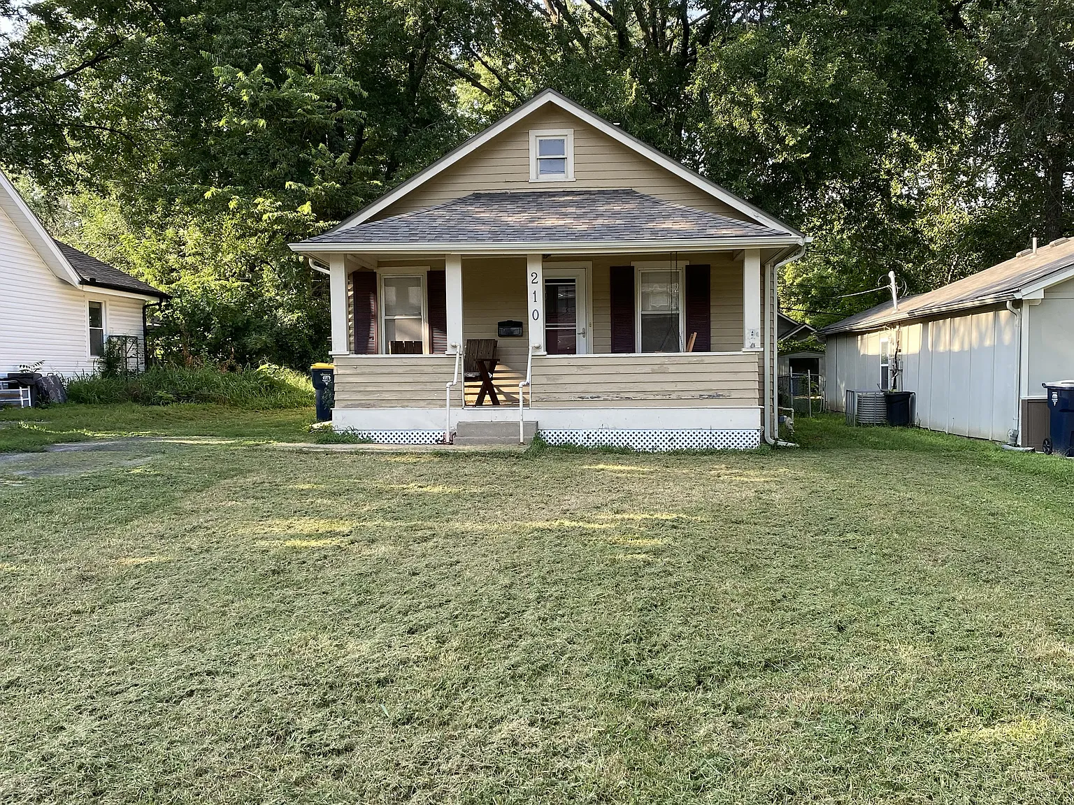 2 bed, 704 sqft, $1,395 — Photo 1
