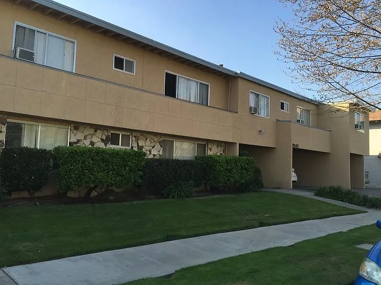 8400 Amigo Ave — Photo 1