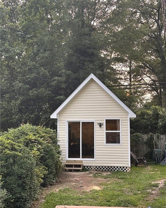 2nd image of 1408 Chowan Rd