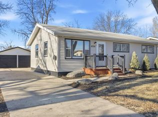 4326 N 15th St, Carter Lake, IA 51510
