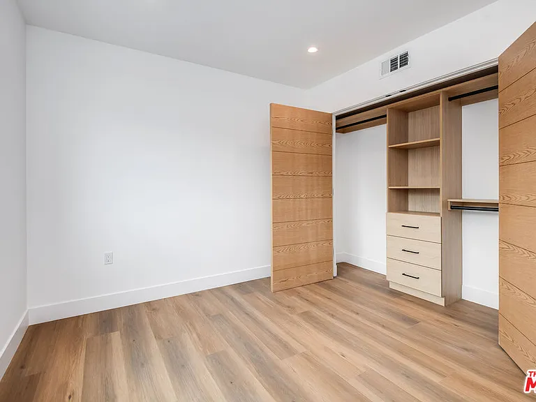 6112 Meridian St — Photo 11
