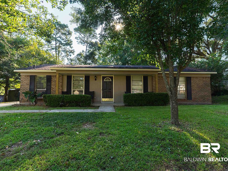 1st image of 4713 Emerald Dr W